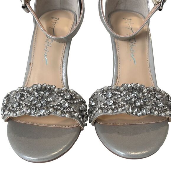 Betsey Johnson Juno Silver Embellished Beaded High Heels Size 6.5 - Picture 2 of 13